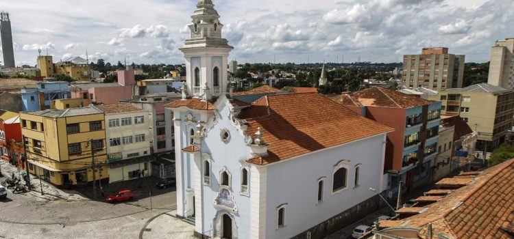 Ato de intolerância religiosa dentro da Igreja do Rosário é respondido com nota da Arquidiocese de Curitiba compartilhada pela CNBB