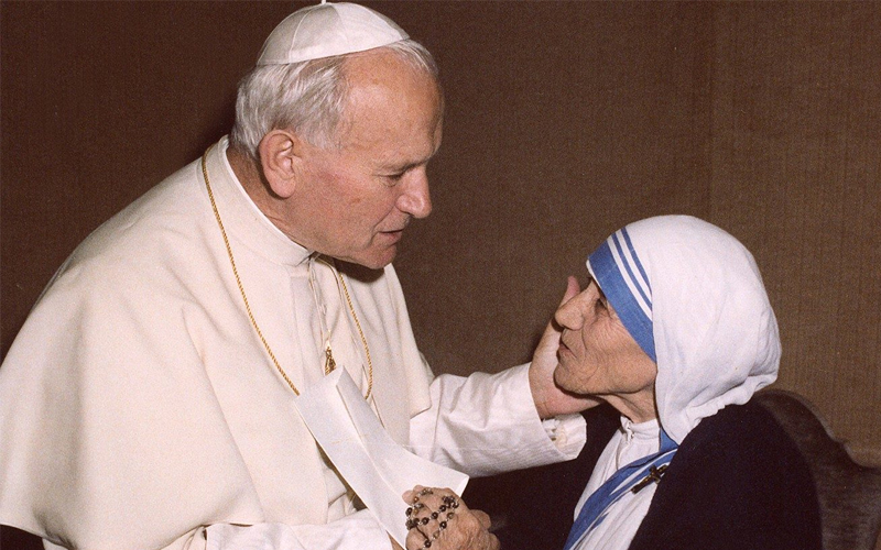 São João Paulo II e Santa Madre Teresa de Calcutá
