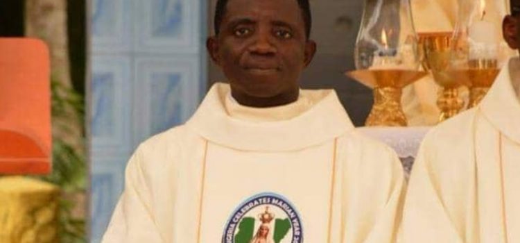 “Estão matando cristãos como frangos”, disse um arcebispo nigeriano, mas os movimentos ativistas midiáticos continuam mudos